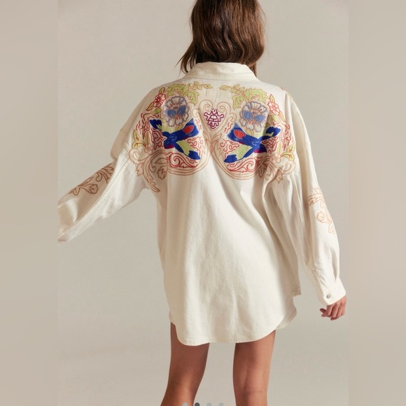 We The Free Take Flight Embroidered Shirt Size S NWT - Picture 2 of 8